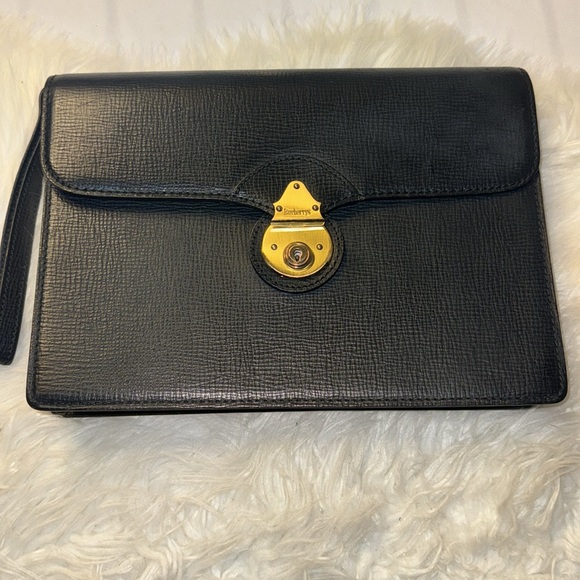 Burberrys London Burberrys Bag Vintage EUC, key not included - Picture 2 of 12